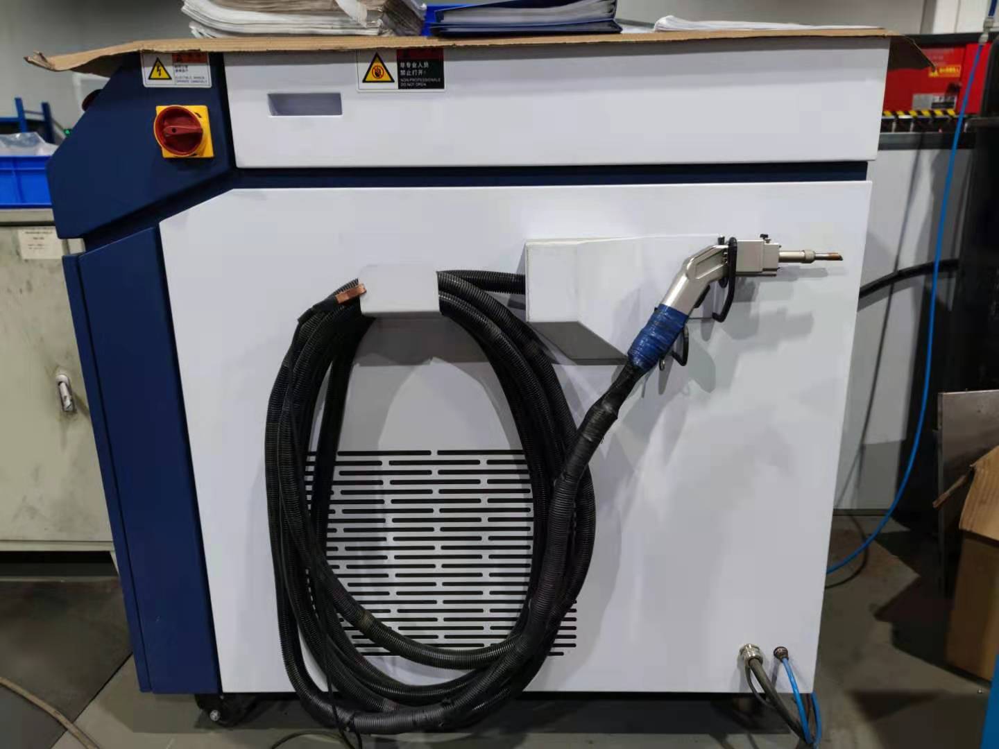 公司最新引進精密鈑金利器，激光焊機